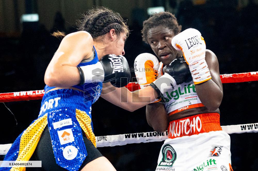 CONTATTO - Boxe - IBO Women's Lightweight World Title - Pamela Malvina Notch Sawa vs Karen Carabajal