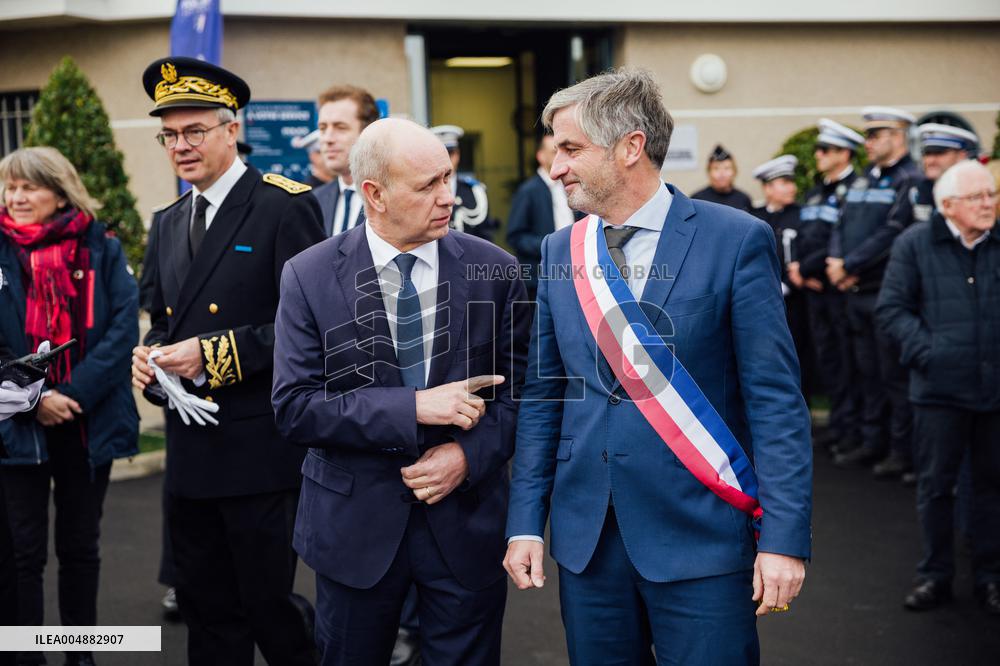 Marie-Pierre Vedrenne at inauguration of police headquarters in Dinard
