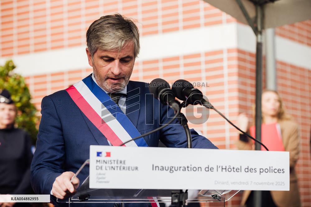 Marie-Pierre Vedrenne at inauguration of police headquarters in Dinard