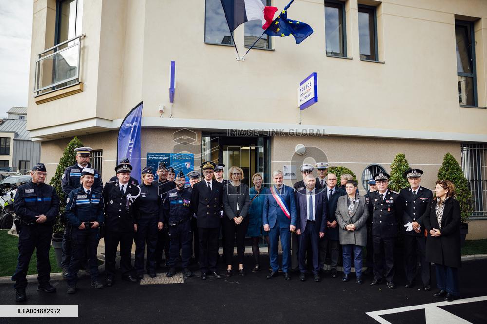 Marie-Pierre Vedrenne at inauguration of police headquarters in Dinard