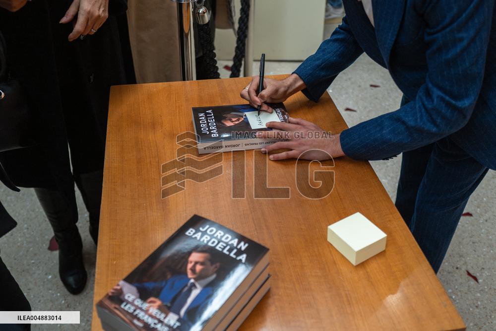 Jordan Bardella signs copies of his book Ce que veulent les Français - Nice