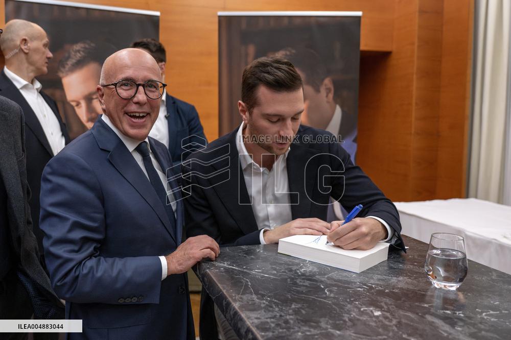 Jordan Bardella signs copies of his book Ce que veulent les Français - Nice