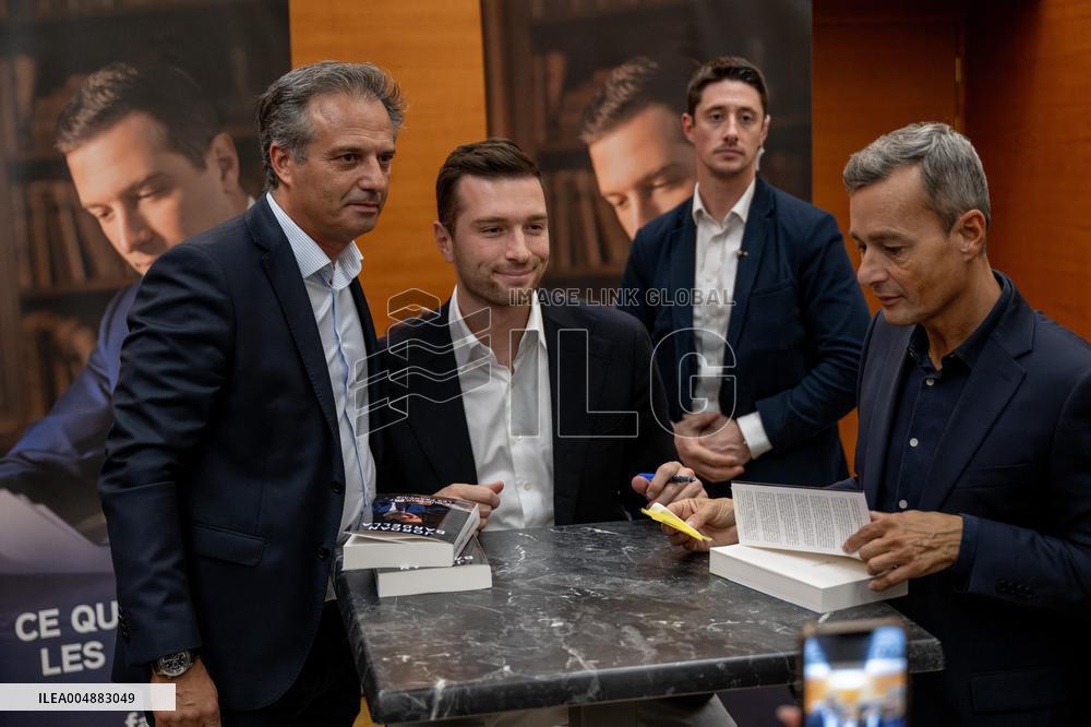 Jordan Bardella signs copies of his book Ce que veulent les Français - Nice