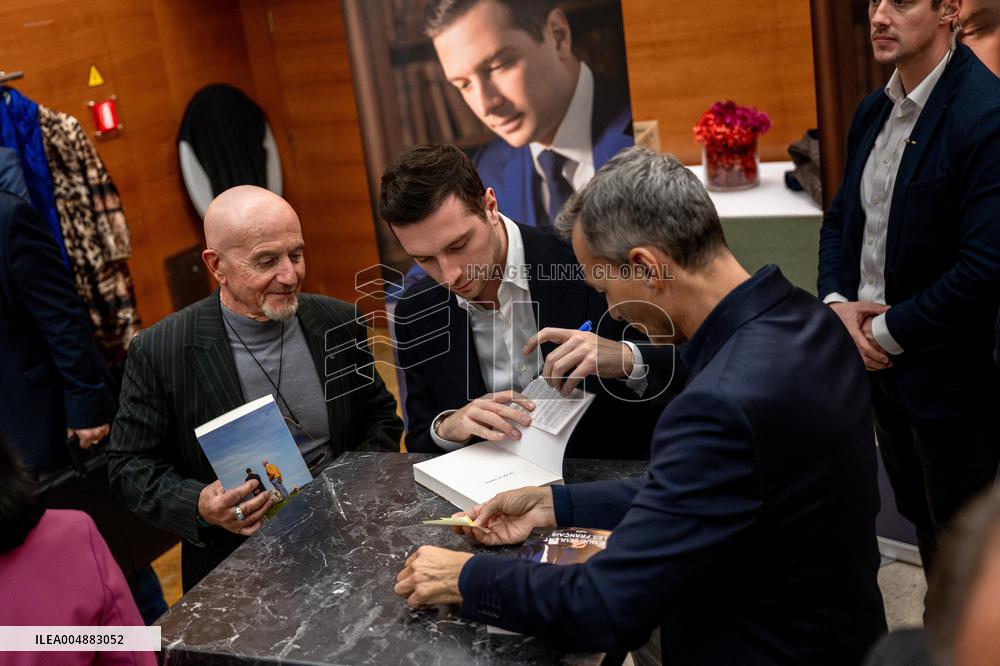 Jordan Bardella signs copies of his book Ce que veulent les Français - Nice