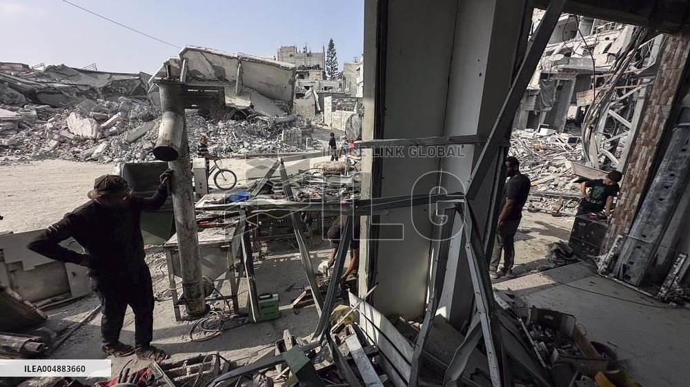 Gaza Man Rebuilds Bombed Bakery - Gaza Strip