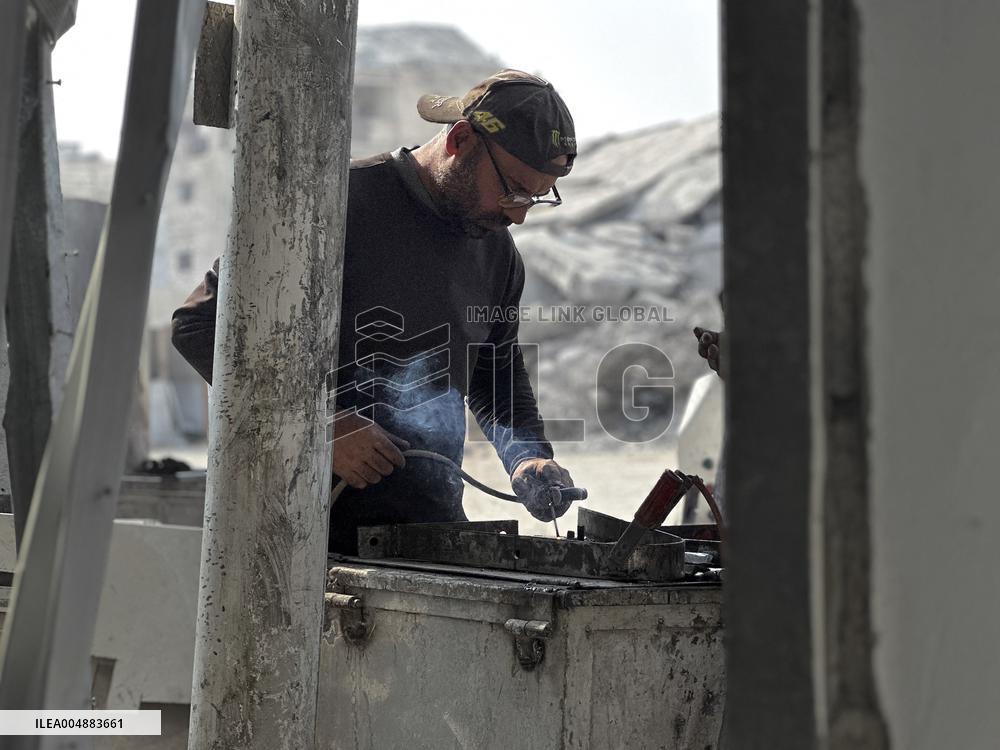 Gaza Man Rebuilds Bombed Bakery - Gaza Strip