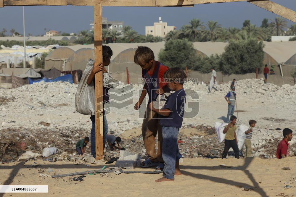 Gaza Scrap Search Amid Crisis