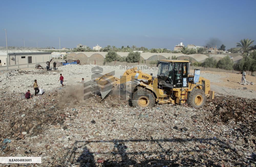 Gaza Scrap Search Amid Crisis