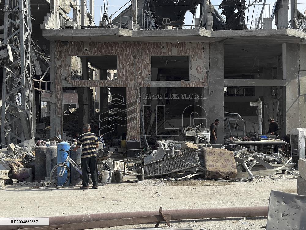 Gaza Man Rebuilds Bombed Bakery - Gaza Strip