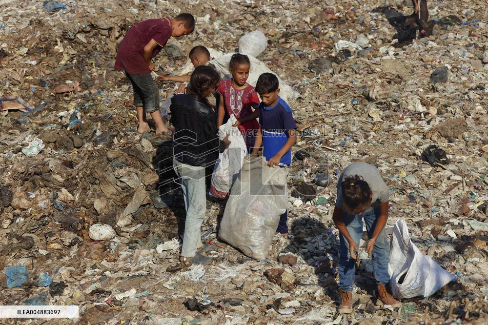 Gaza Scrap Search Amid Crisis