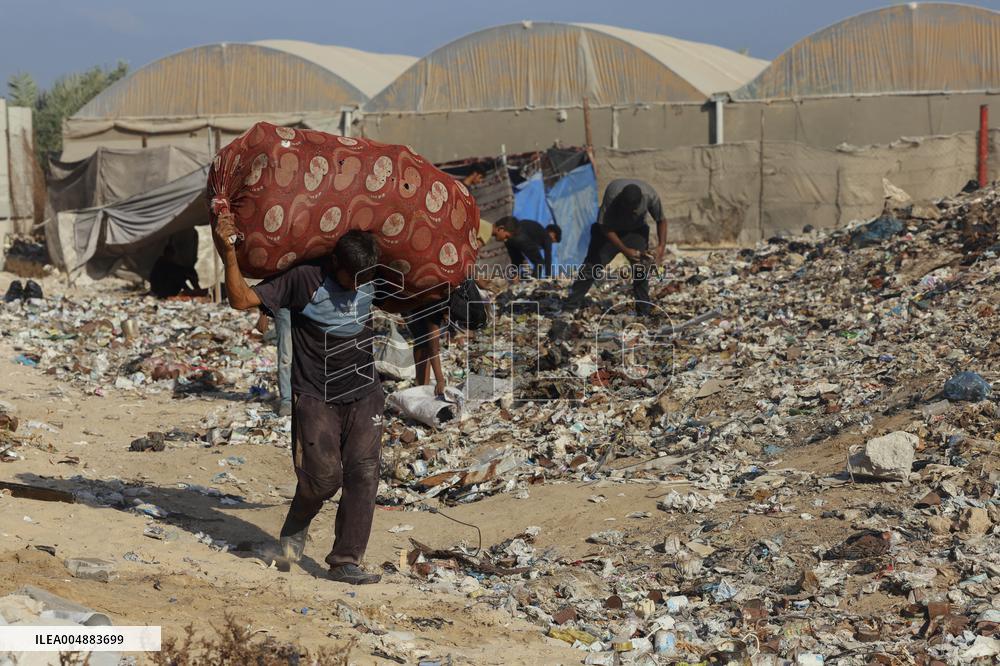 Gaza Scrap Search Amid Crisis