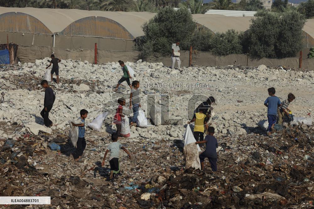 Gaza Scrap Search Amid Crisis