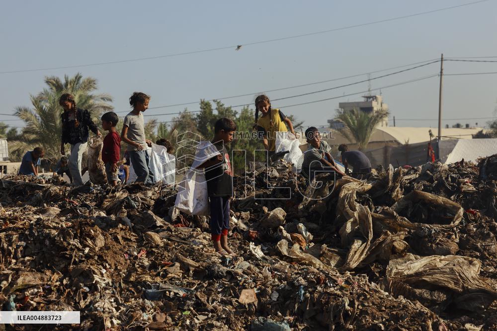 Gaza Scrap Search Amid Crisis