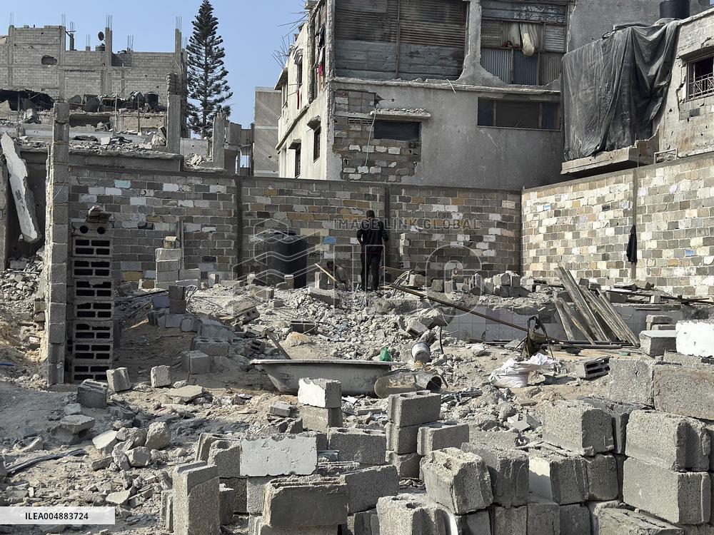 Gaza Man Rebuilds Bombed Bakery - Gaza Strip