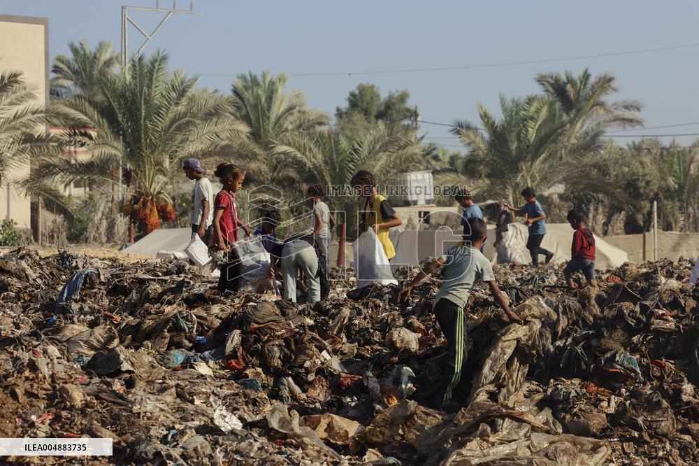 Gaza Scrap Search Amid Crisis