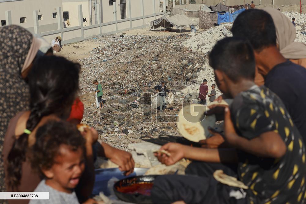 Gaza Scrap Search Amid Crisis