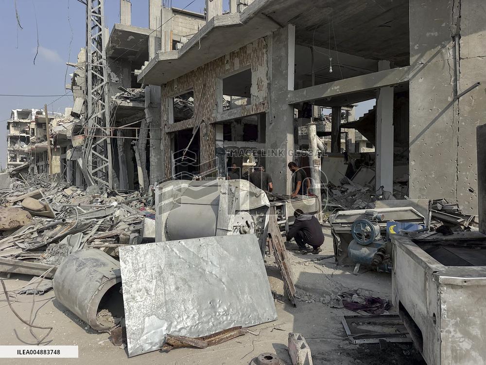 Gaza Man Rebuilds Bombed Bakery - Gaza Strip