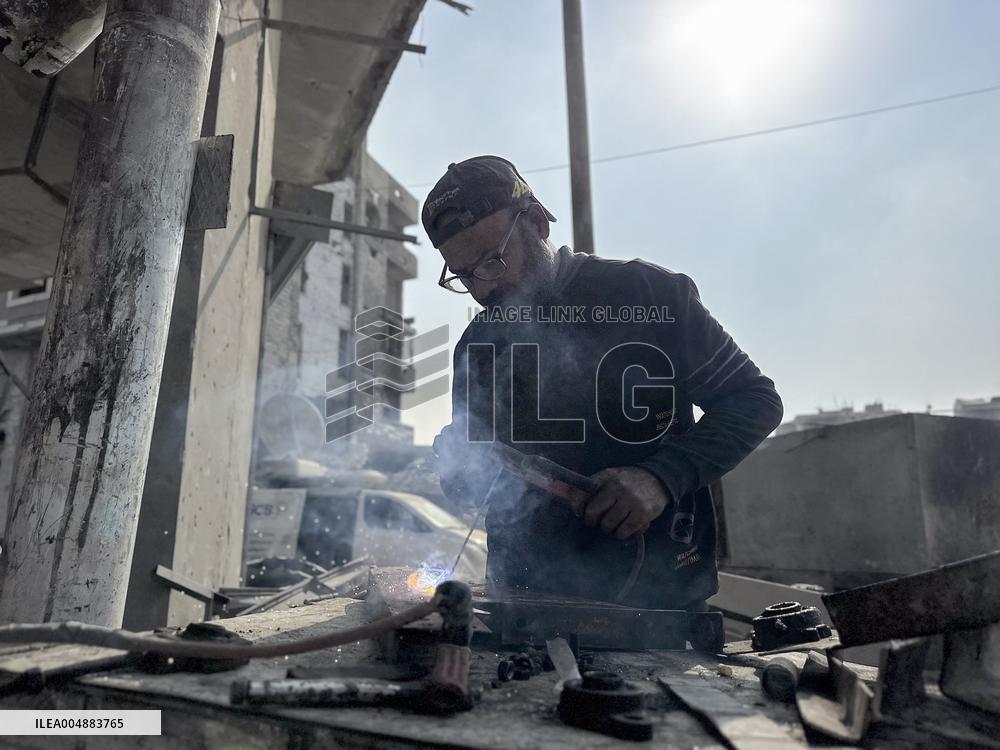 Gaza Man Rebuilds Bombed Bakery - Gaza Strip