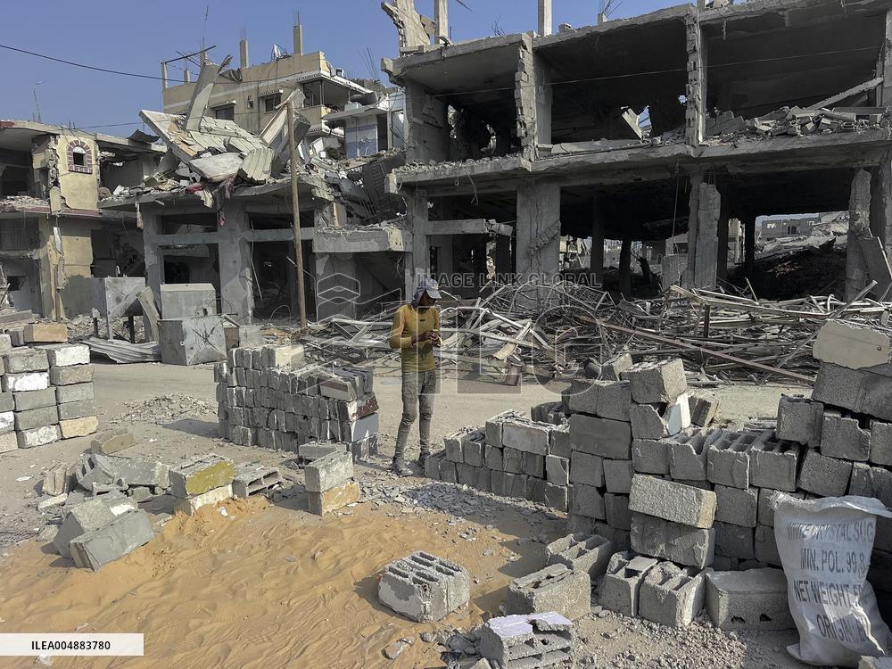 Gaza Man Rebuilds Bombed Bakery - Gaza Strip