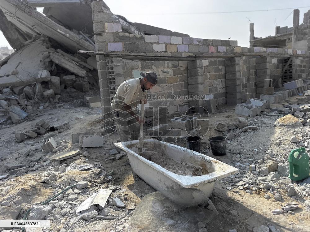Gaza Man Rebuilds Bombed Bakery - Gaza Strip