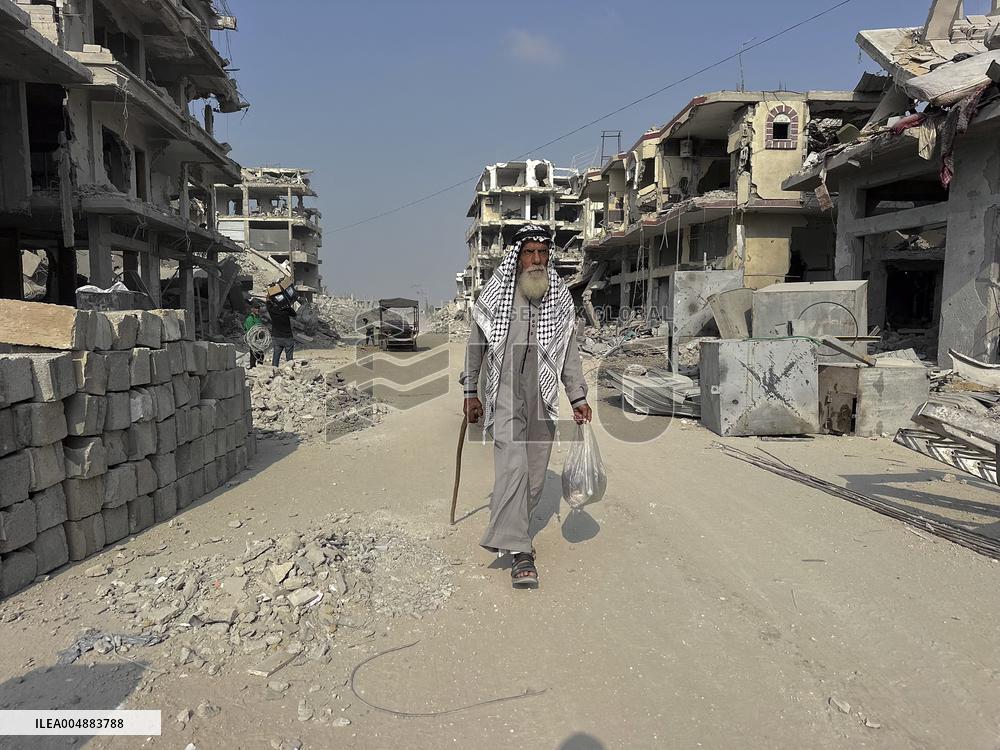 Gaza Man Rebuilds Bombed Bakery - Gaza Strip