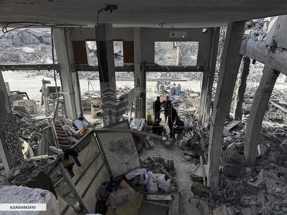 Gaza Man Rebuilds Bombed Bakery - Gaza Strip