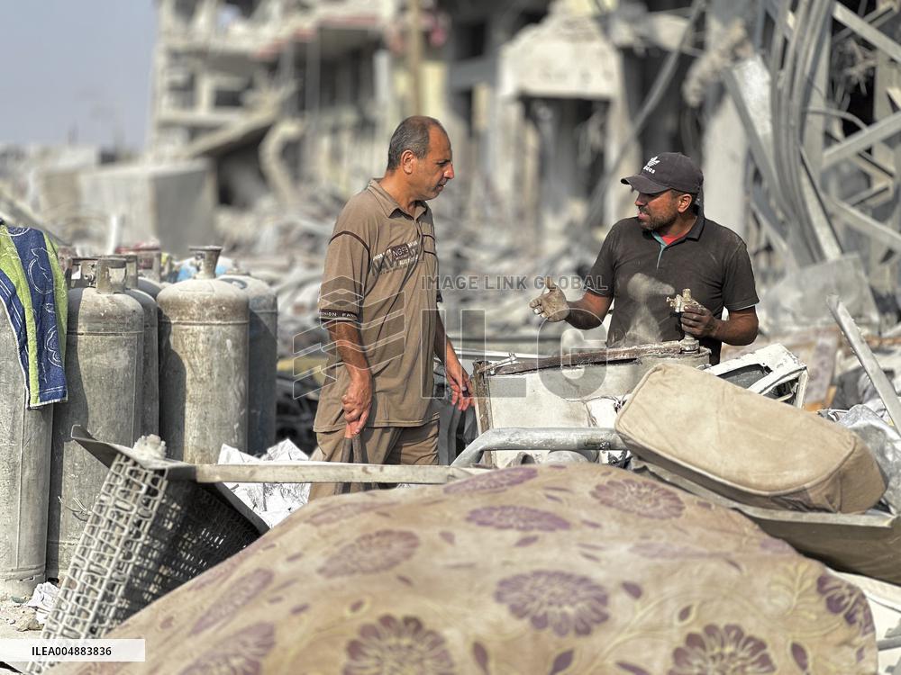 Gaza Man Rebuilds Bombed Bakery - Gaza Strip