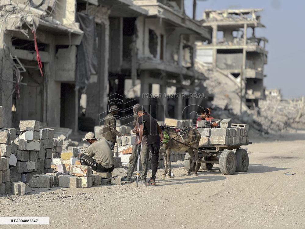 Gaza Man Rebuilds Bombed Bakery - Gaza Strip