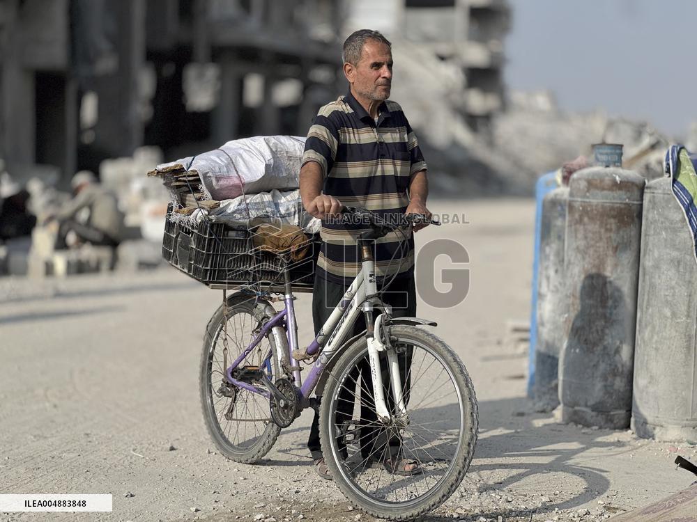 Gaza Man Rebuilds Bombed Bakery - Gaza Strip