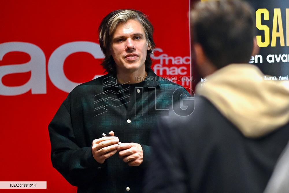 Orelsan dedicaces Caen. FC