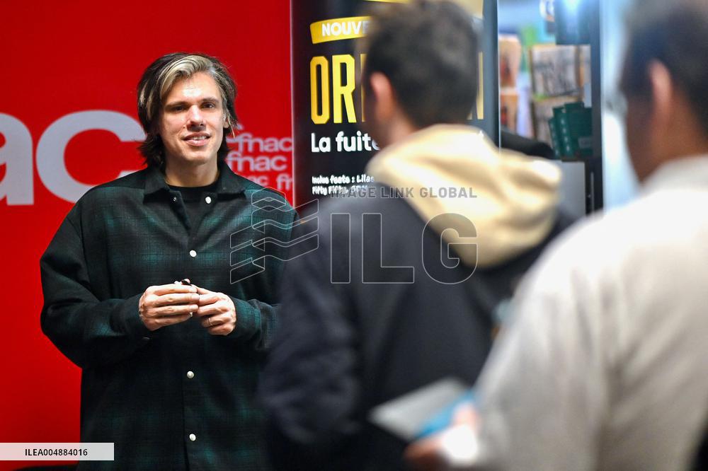 Orelsan dedicaces Caen. FC