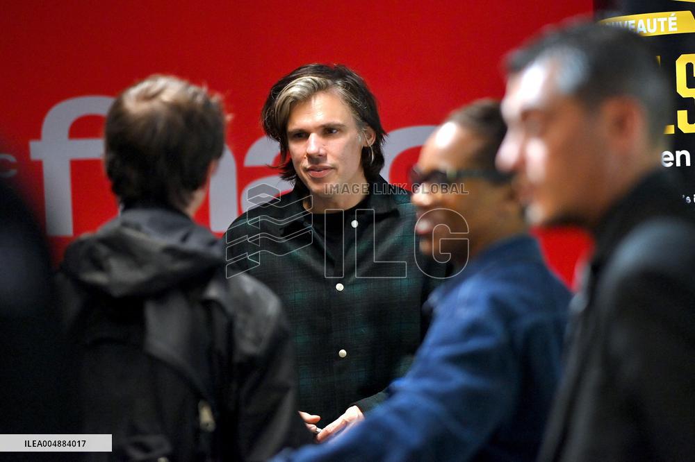 Orelsan dedicaces Caen. FC
