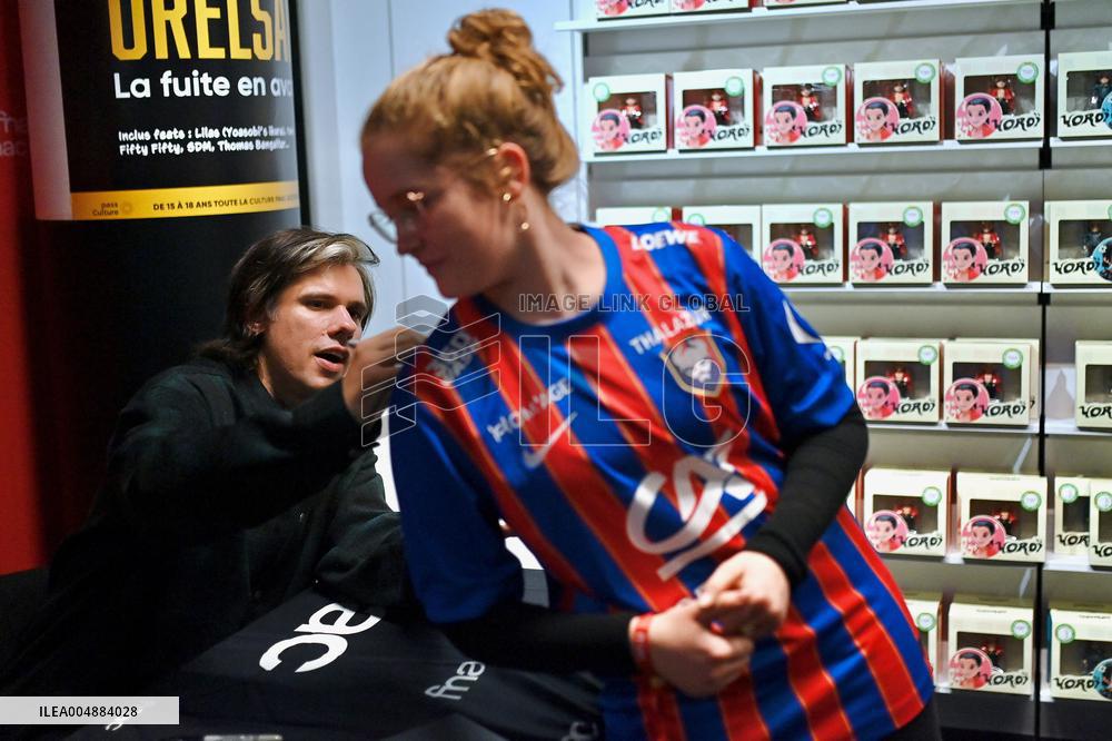 Orelsan dedicaces Caen. FC