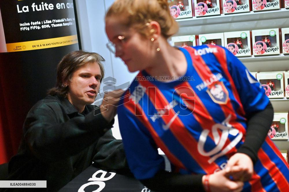 Orelsan dedicaces Caen. FC