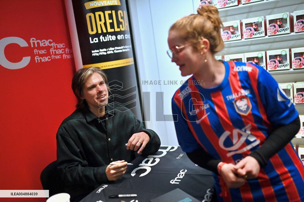 Orelsan dedicaces Caen. FC