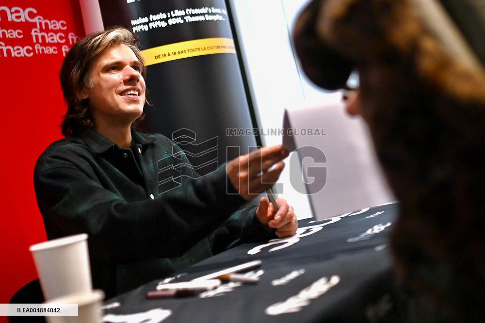 Orelsan dedicaces Caen. FC