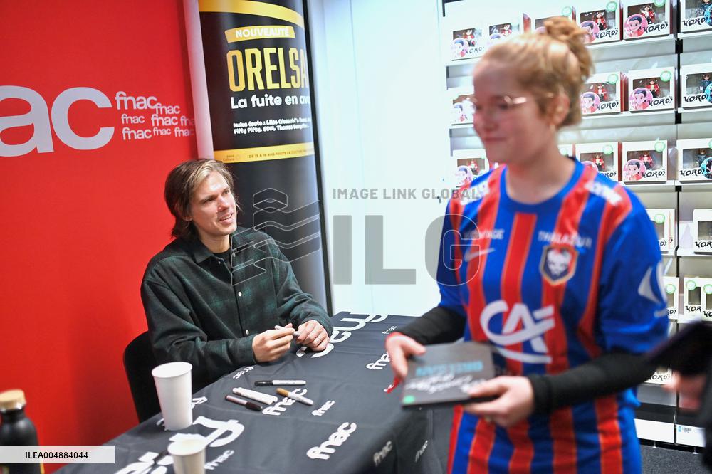 Orelsan dedicaces Caen. FC