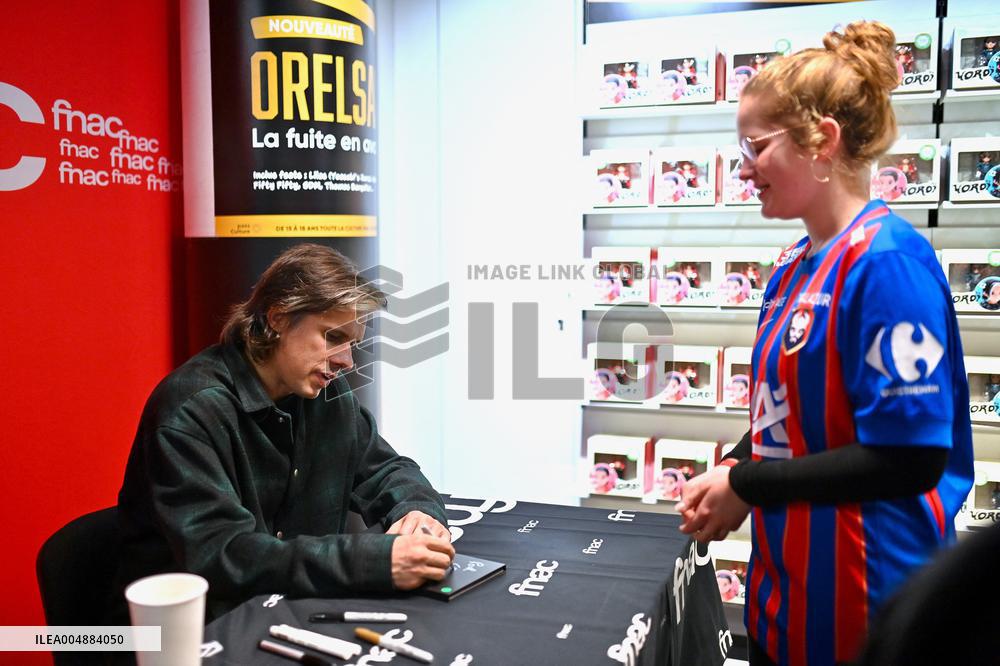 Orelsan dedicaces Caen. FC