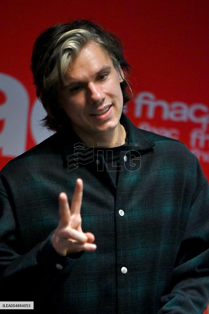 Orelsan dedicaces Caen. FC