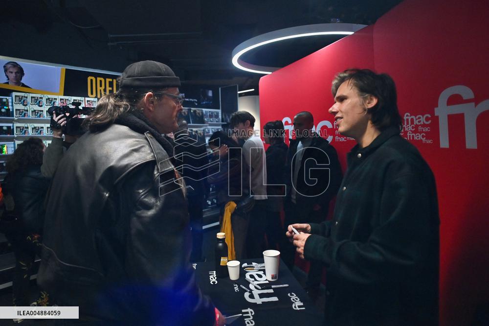 Orelsan dedicaces Caen. FC