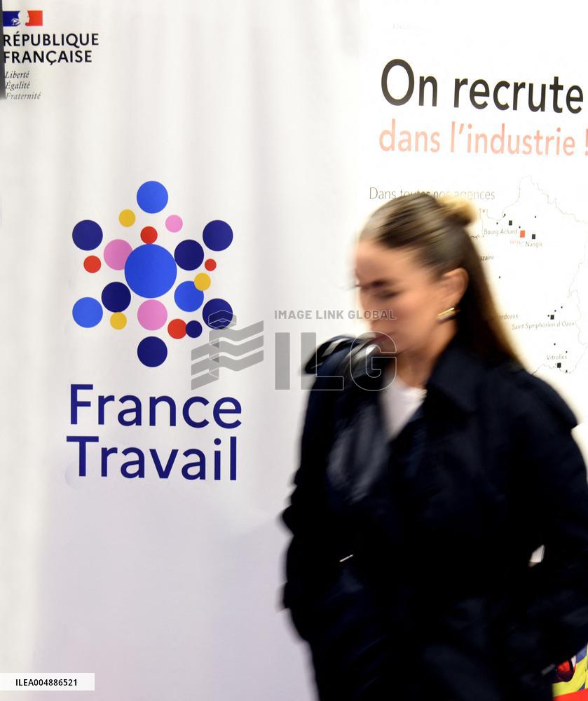 Forum for employment on Place de la Concorde in Paris