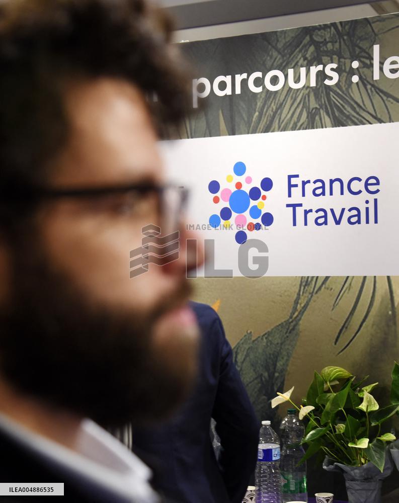 Forum for employment on Place de la Concorde in Paris