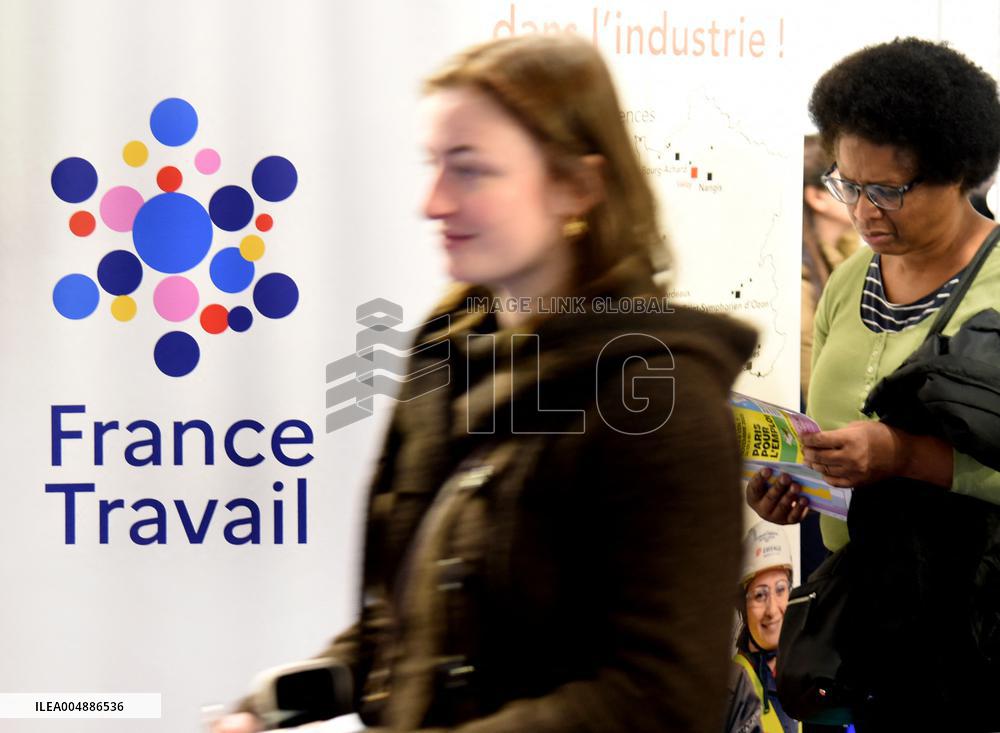Forum for employment on Place de la Concorde in Paris