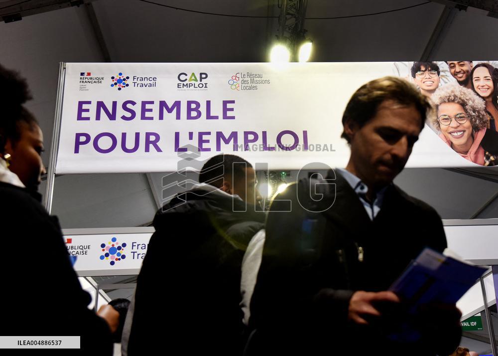 Forum for employment on Place de la Concorde in Paris