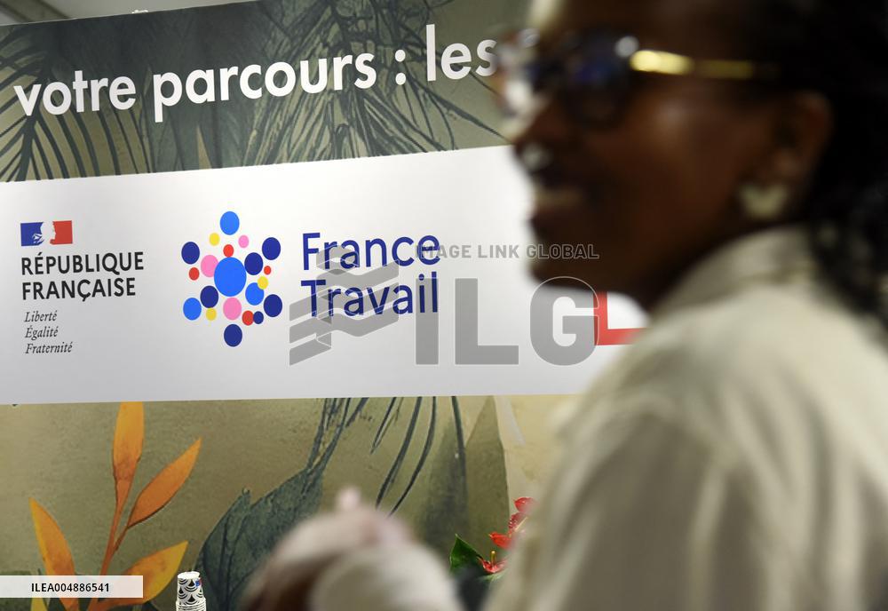 Forum for employment on Place de la Concorde in Paris