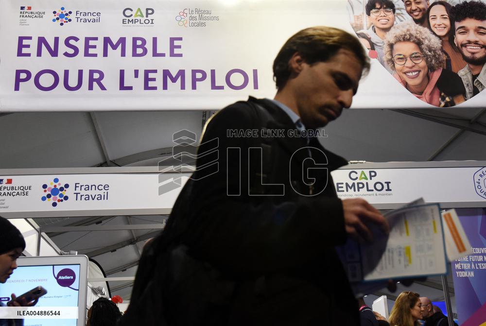 Forum for employment on Place de la Concorde in Paris