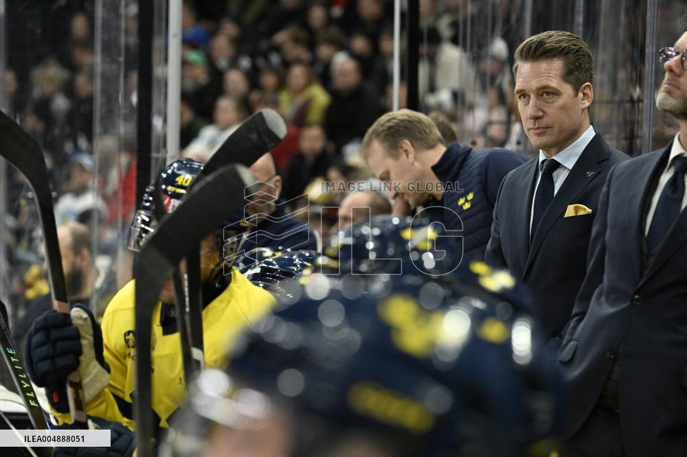 Euro Hockey Tour 2025 in Tampere, Finland - Finland vs. Sweden