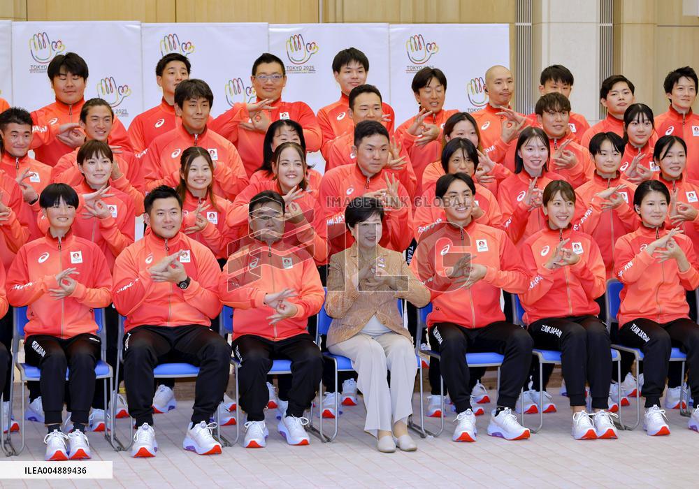 Tokyo governor meets Deaflympics athletes