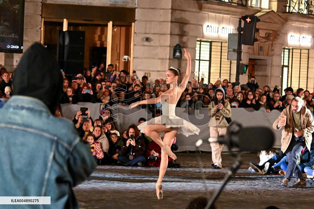 Christmas Lights Illuminate Faubourg Saint Honore - Paris