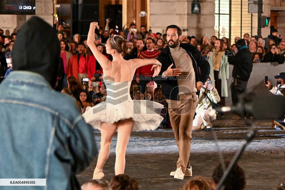 Christmas Lights Illuminate Faubourg Saint Honore - Paris